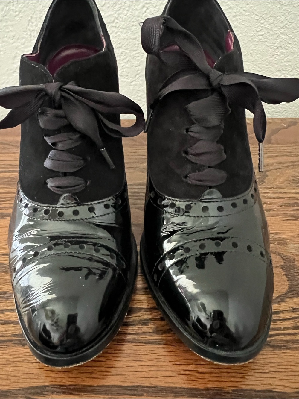 Vintage Coach Patent Leather Brogue Oxfords Lace Up Pumps Made in Italy Size 8.5 - Picture 6 of 10